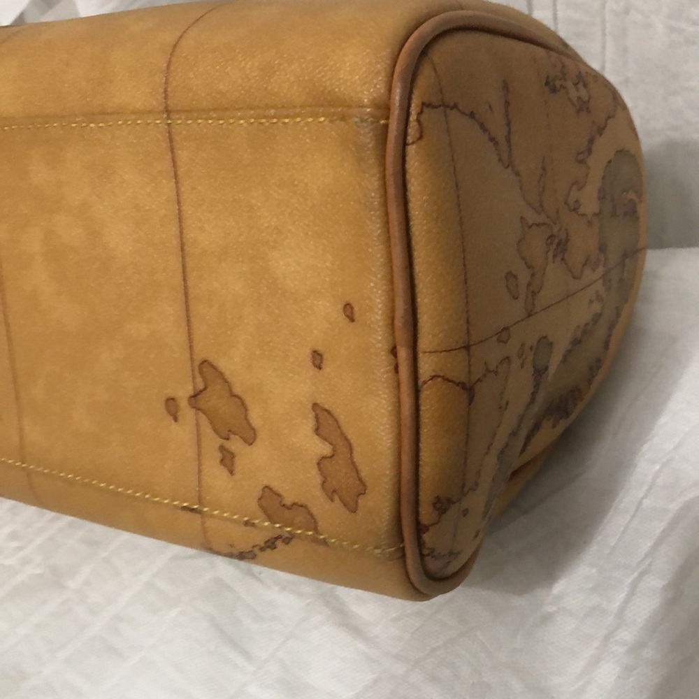 Alviero Martini 1st Class Leather Satchel with Strap - Picture 9 of 11